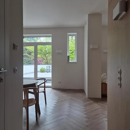 Nowoczesny Z Tarasem W Cichej Dzielnicy Willowej Blisko Centrum Lejlighed *
