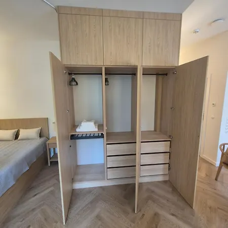Lejlighed Nowoczesny Z Tarasem W Cichej Dzielnicy Willowej Blisko Centrum