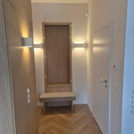 Nowoczesny Z Tarasem W Cichej Dzielnicy Willowej Blisko Centrum Lejlighed *