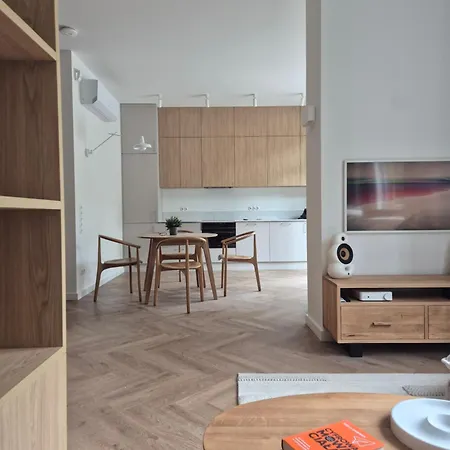 Nowoczesny Z Tarasem W Cichej Dzielnicy Willowej Blisko Centrum Lejlighed
